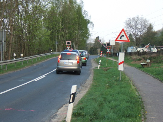 Bild: Wartende Autos