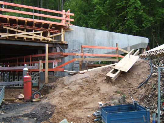 Bild: Massiver Beton ... und der soll bewegt werden. Zu krass.