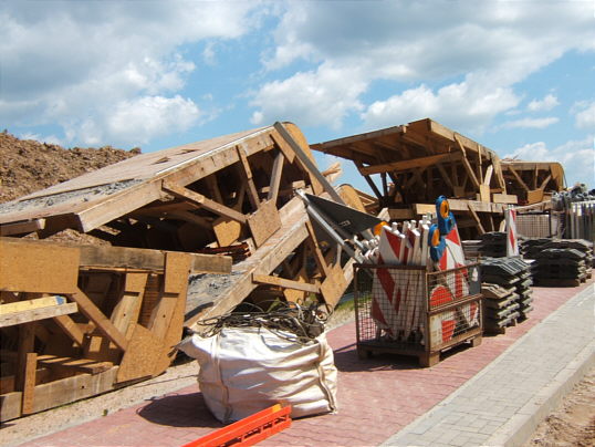 Bild: Heieiei, vielleicht Feuerholz für's Zeltlager?