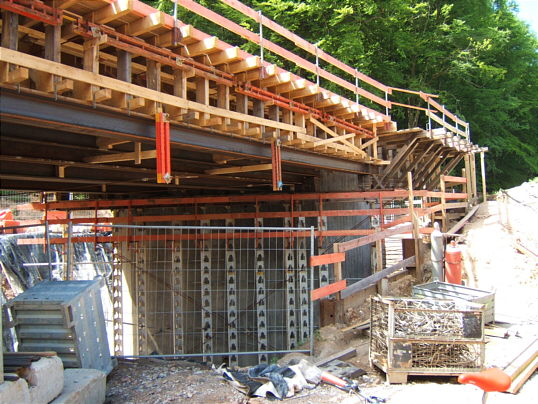 Bild: Hier die zu versetzende Brücke