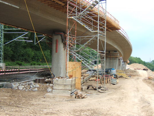 Bild: Hier noch das kleine Treppenhaus