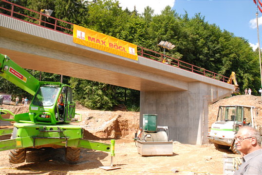 Bild: Die noch nicht integrierte Brücke