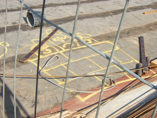 Bild: Vandalismus am Bau