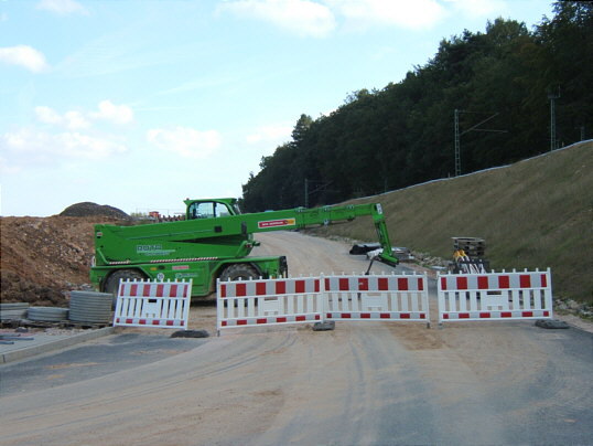 Bild: Flip bewacht die Baustelle.