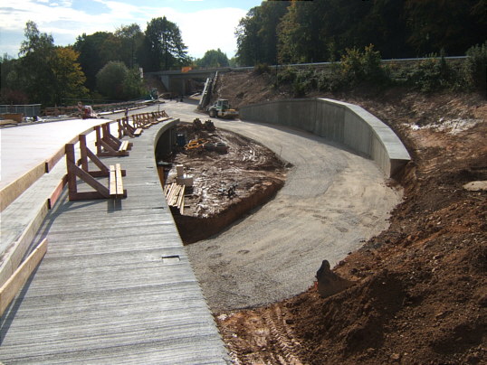 Bild: Die Friedhofszufahrt