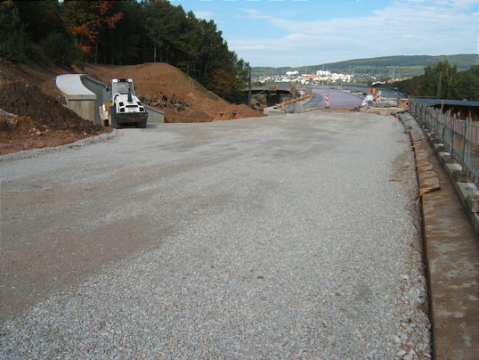 Bild: Oberhalb der Brücke ist es auch recht ordentlich.