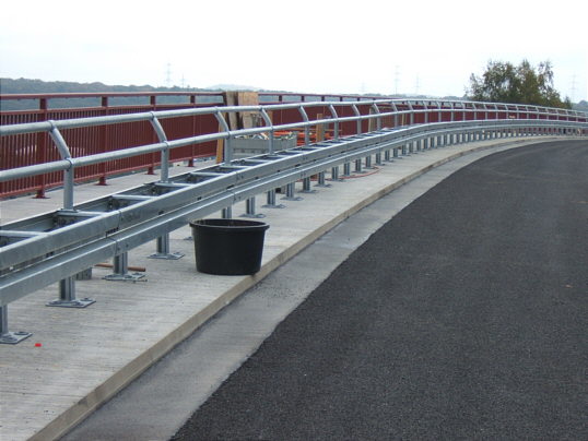 Bild: Die linke Seite (von unten aus gesehen)