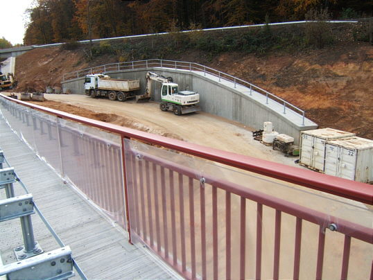 Bild: Darunter ist auch schon ein wenig Asphalt.