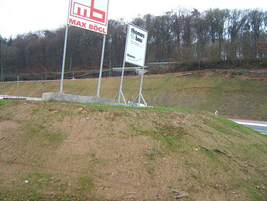 Bild: Schilder und Grün