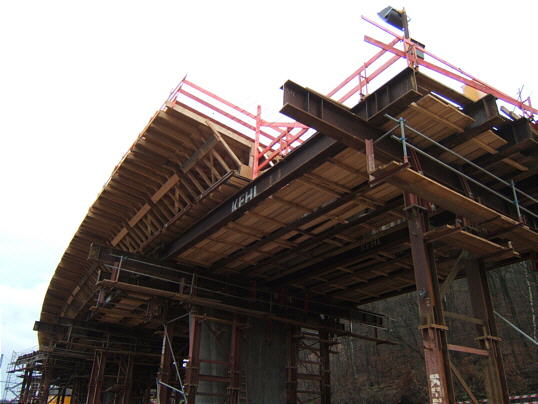 Bild: Viel Verschalung