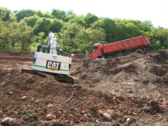 Bild: Bagger und Laster