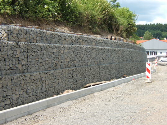 Bild: Die Erdrutschabwehrmaßnahme