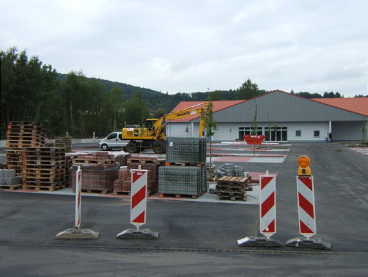 Bild: Blick über den Parkplatz
