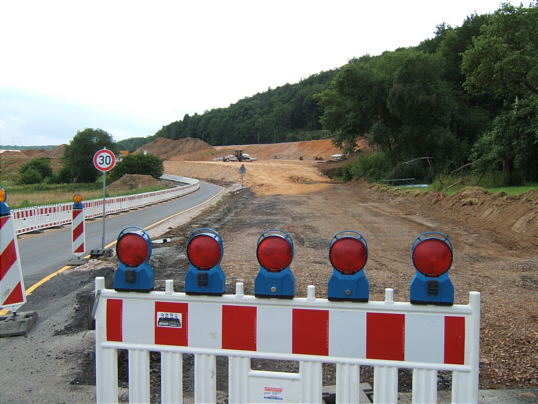 Bild: Wir sehen dahin, wo einmal die Straße war.