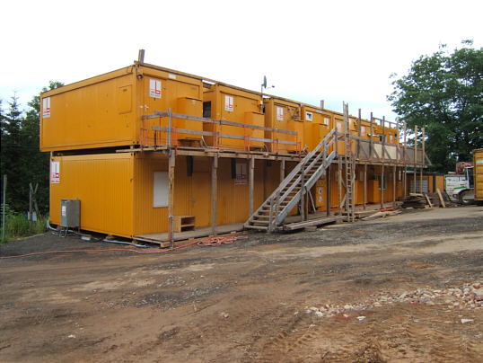 Bild: Moderne Einfamilienhäuser mit guter Verkehrsanbindung und ruhigen Nachbarn zu vermieten.