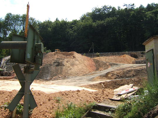 Bild: Dreck und Andreaskreuz und Zeug