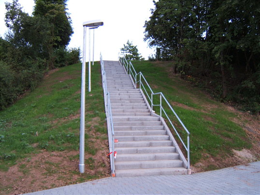 Bild: Die fertige Treppe mit Vorplätzchen