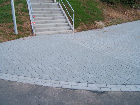 Bild: Hier etwas mehr Fokus auf das Vorplätzchen