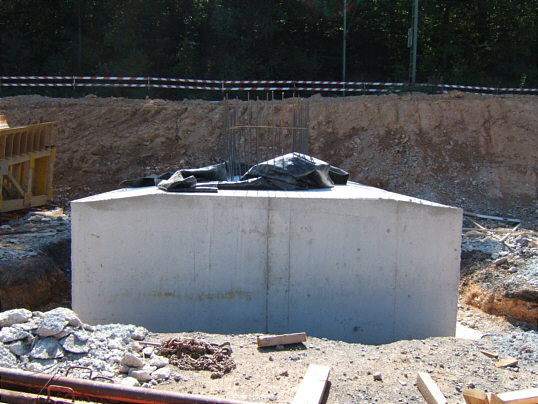 Bild: Fundament für Pfeiler wohl.