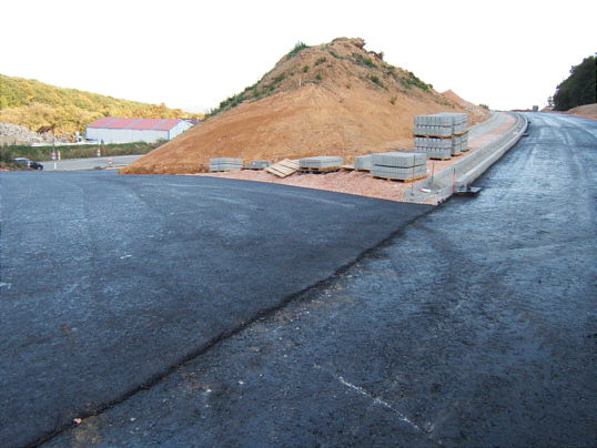 Bild: Behelfsstraßenabzweigung