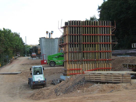 Bild: Zwei Pfeiler und ein Flip dazwischen