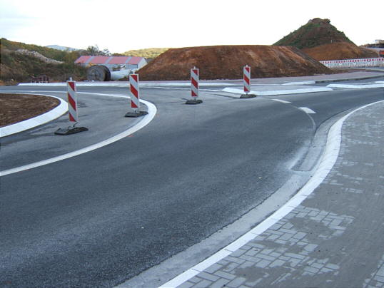 Bild: Feine weiße Striche auf dem Kreisel