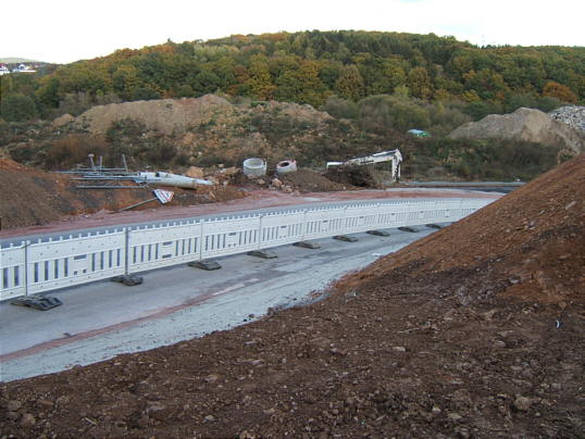 Bild: Die Behelfsstraße