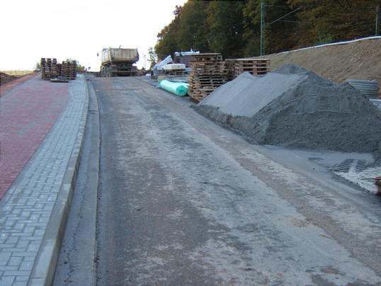 Bild: Der noch unbenutzte Straßenabschnitt