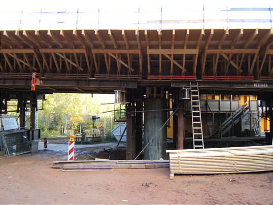 Bild: Verschalungen und ein Pfeiler