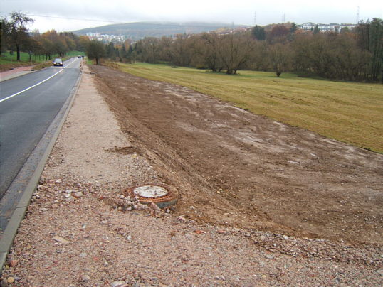 Bild: Da war mal die Nebentrasse.