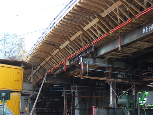 Bild: Stahl und Verschalung