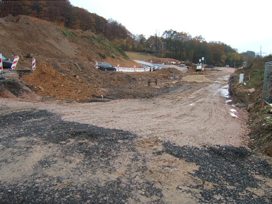 Bild: Da kommt die Gewerbegebiet-Kreisel-Verbindung hin.