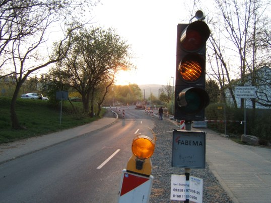 Bild: Ampel vor dem Kreisel am REWE