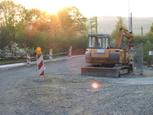 Bild: Kreisel vor dem REWE