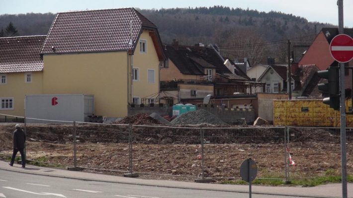 Viel wüste Wirrheit und Gebäude