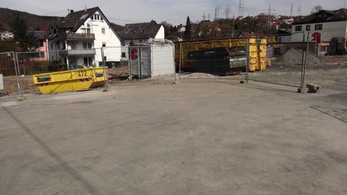 Vielleicht kommt hier ja mal ein Parkplatz hin.