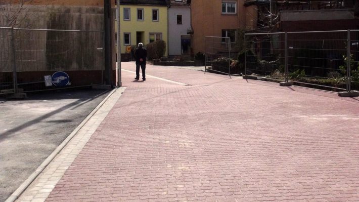 Der obere Teil des Weges mit Passant