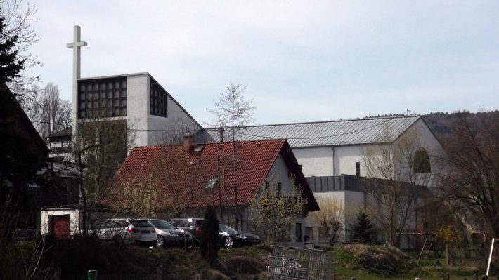 Auch die Kirche kann man sehr schön sehen.