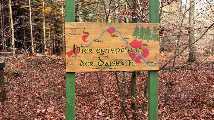 Dieses Schild wurde vor 10 Jahren von der MKN-Jugend gemalt und errichtet.